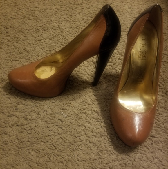 Heels - Picture 2 of 4